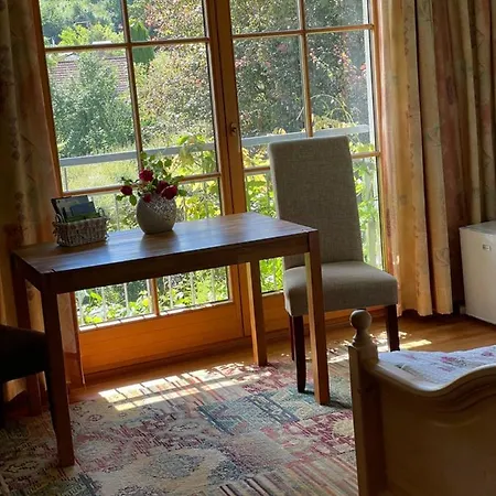 Rum i privatbostad Gastezimmer Nahe Wesslinger Weßling